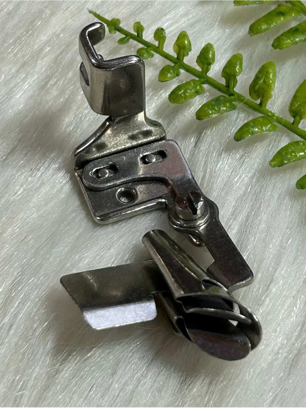 Vintage Singer Simanco 121464 adjustable bias binder foot